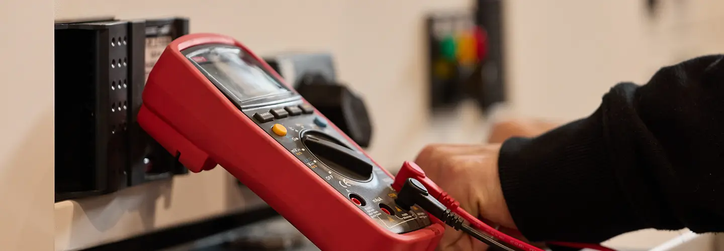 Elektro Hanisch – E-Check Header Bild